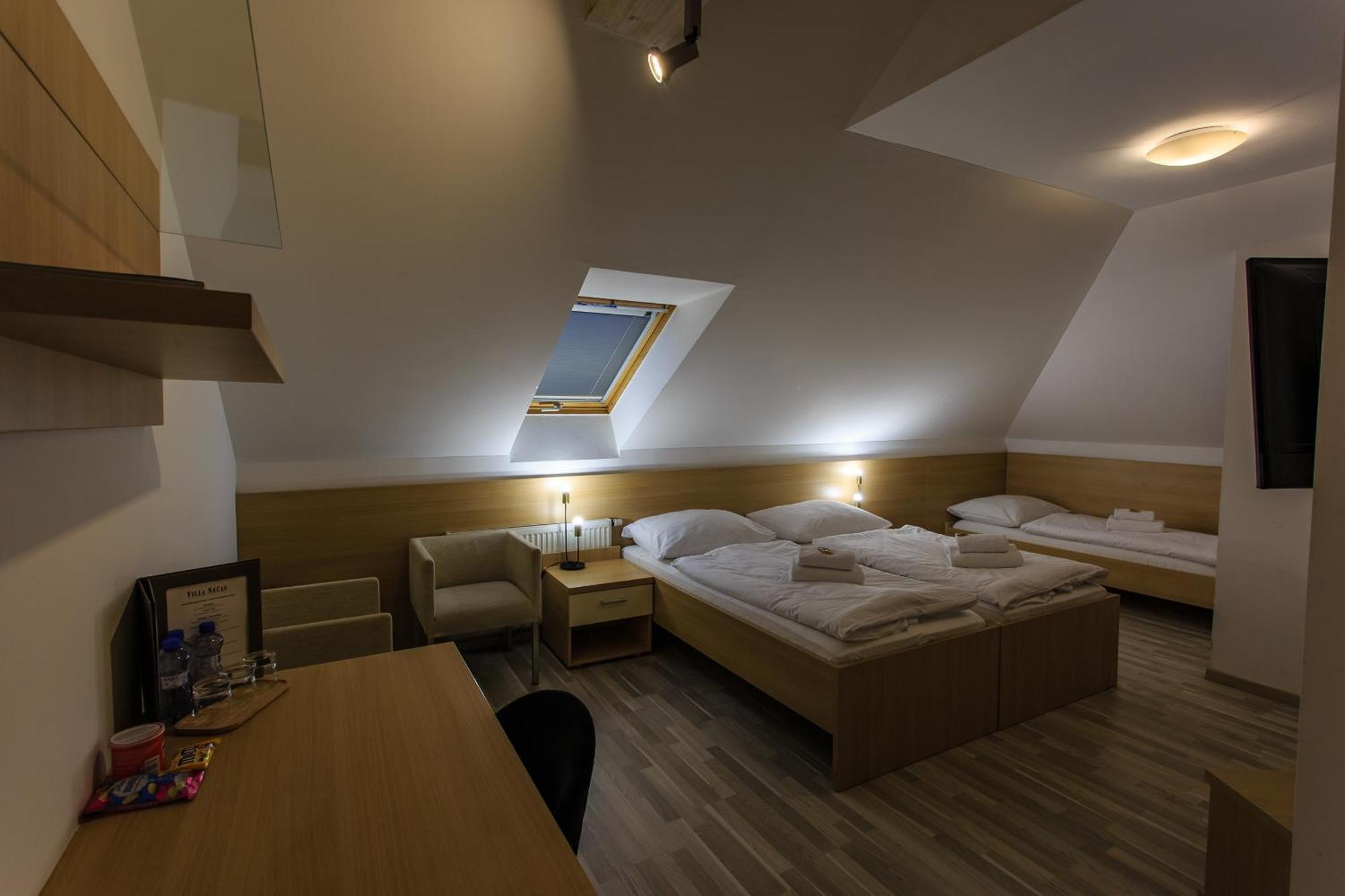 Hotel Villa Necas Zilina Luaran gambar